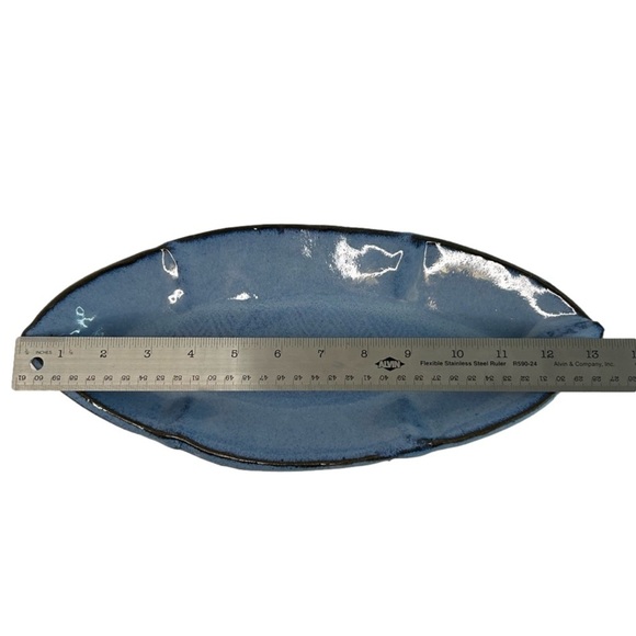 Leaf Design Pottery Dish 13” Length - Picture 5 of 7